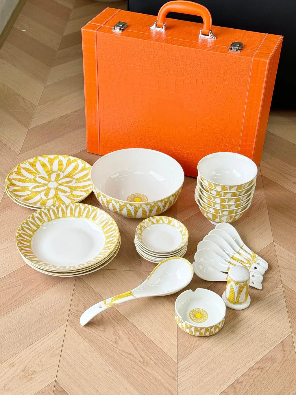 Triad Luxury 28Pcs Set