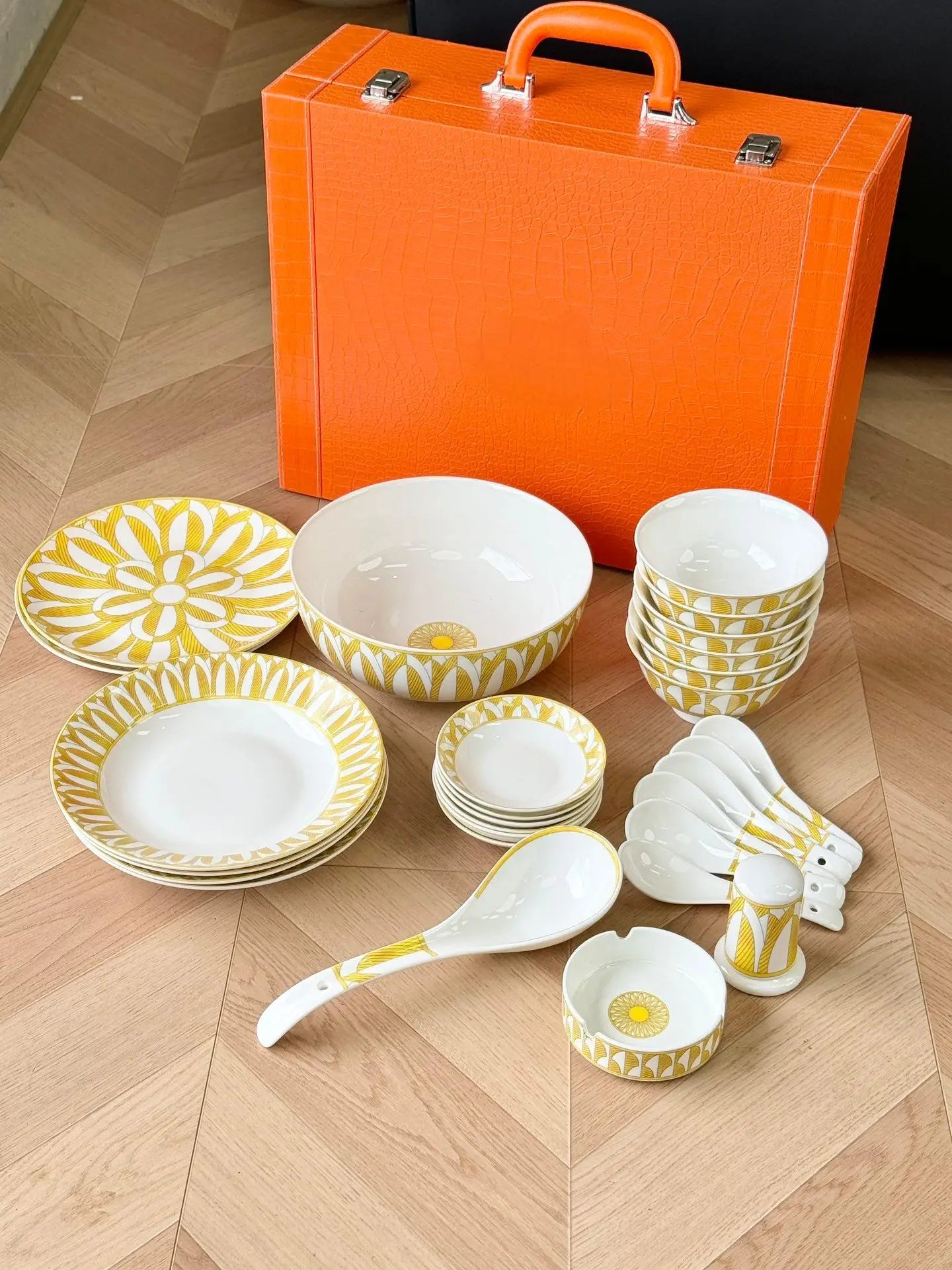 Triad Luxury 28Pcs Set