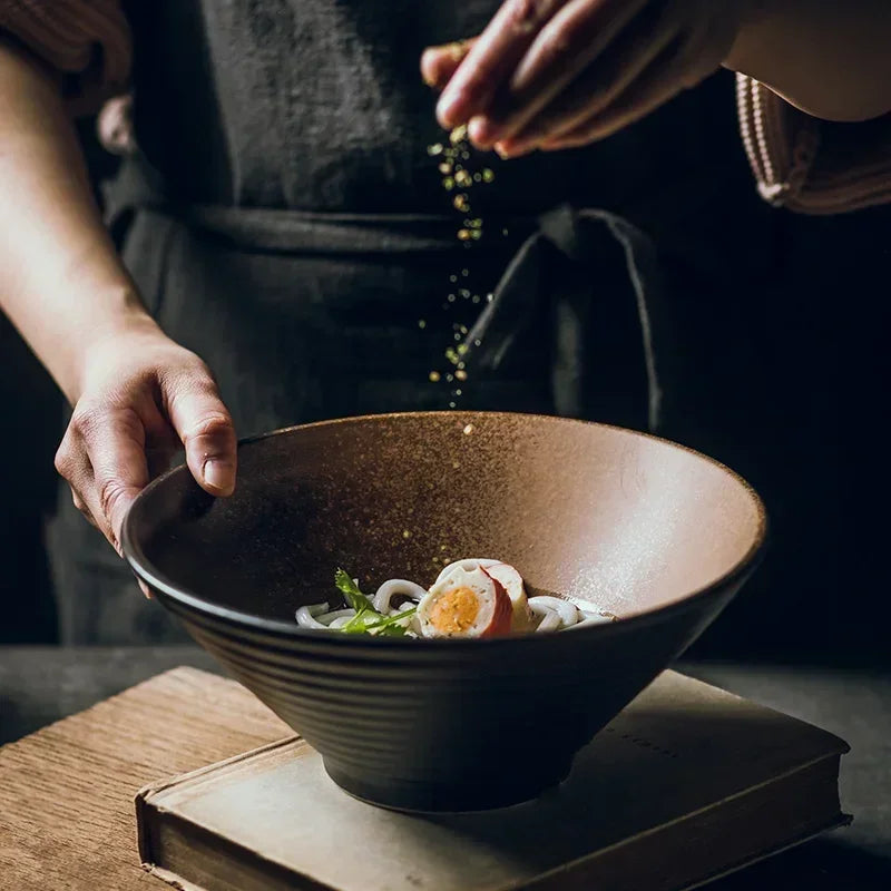 Japanese "Bamboo Hat" Ceramic Ramen Bowl – Creative Conical Noodle & Soup Bowl